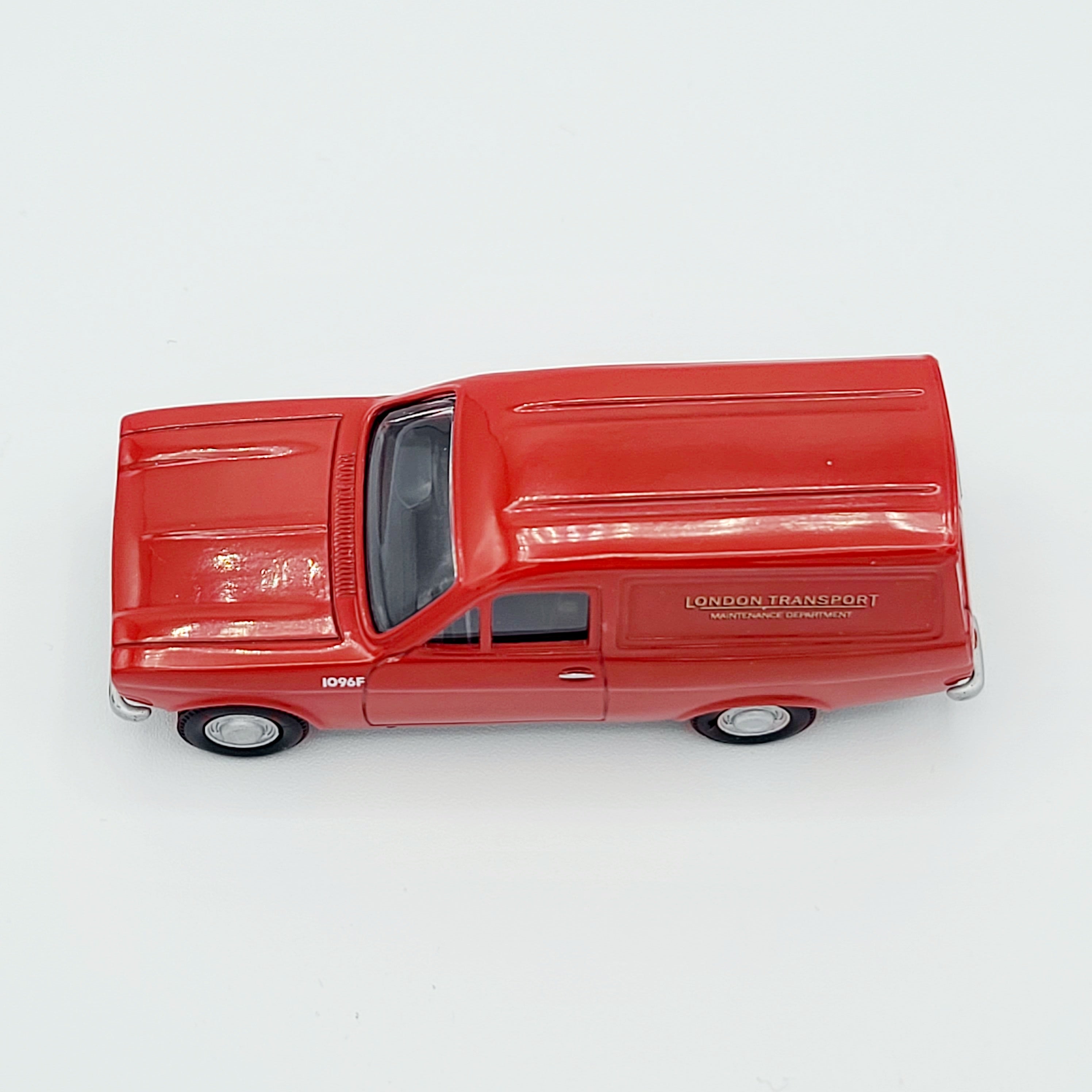Corgi - Ford Escort Van "London Transport" #67102, 1:43 scale (2000 Collector Club Model)